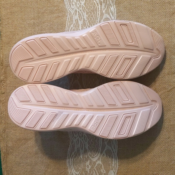 APL Techloom Phantom Women's Running Shoes Sz 14, Pink, Like New, No Box - Picture 6 of 8